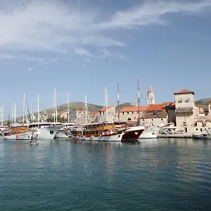 apartment-marina-trogir.splithotels.org/